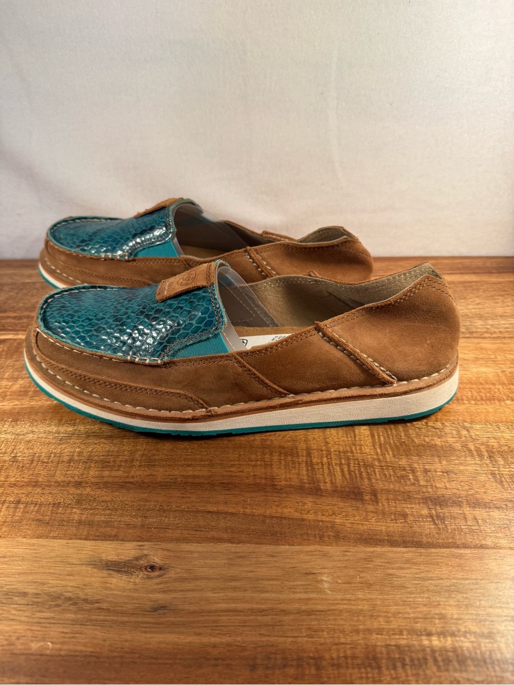 Ariat Cruiser Slip-On Shoes Brown Suede/Turquoise Snake Leather Size 9.5 - Picture 3 of 13